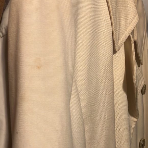 London Fog Raincoat - Picture 7 of 8